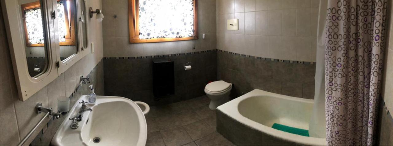 Hospedaje Amilcar Esquel Esterno foto
