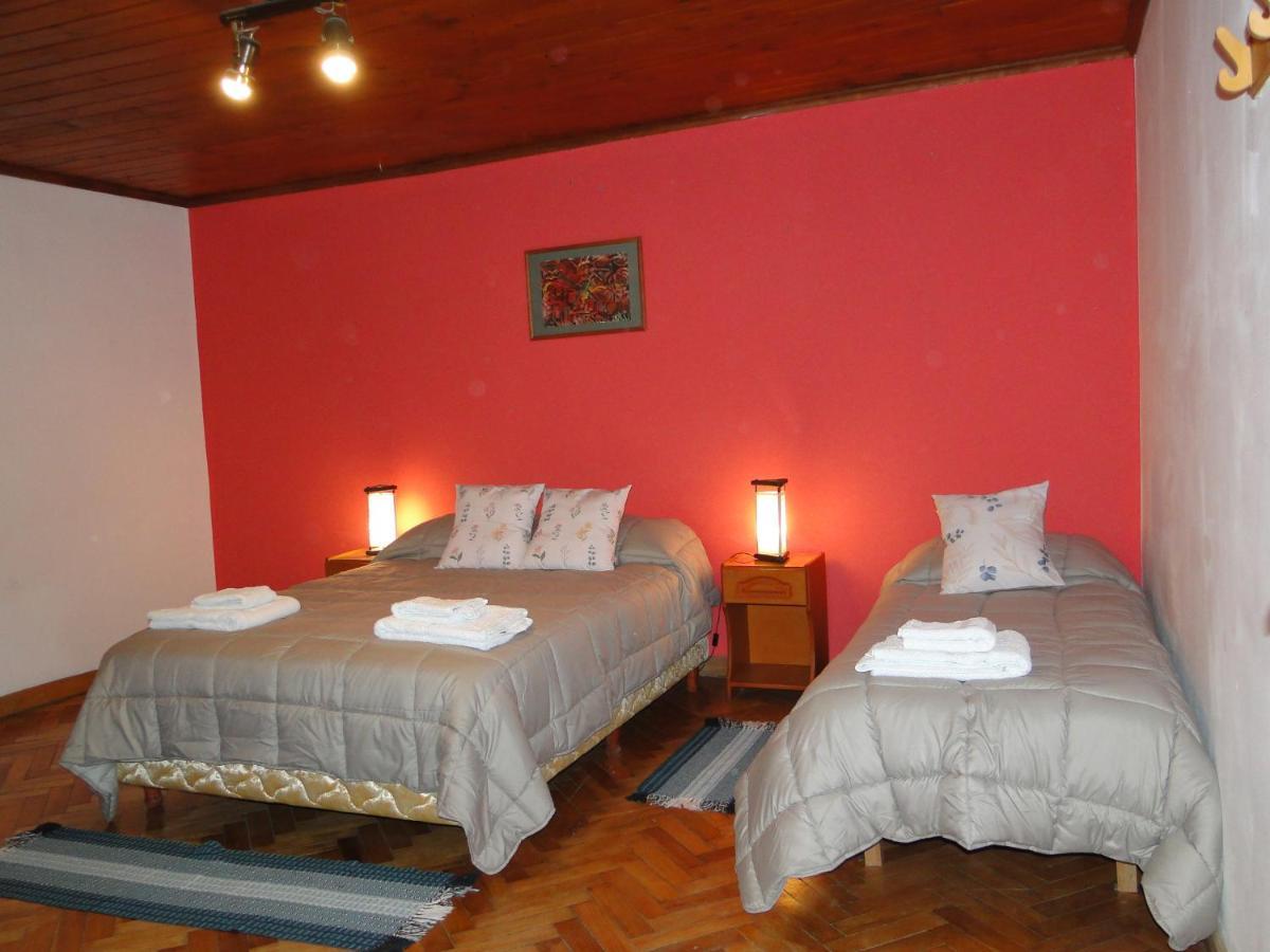 Hospedaje Amilcar Esquel Esterno foto