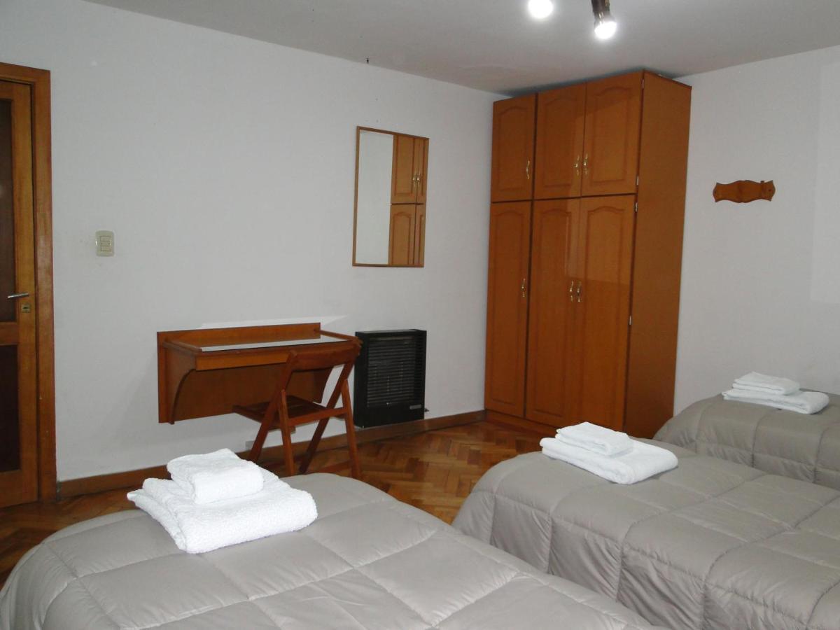 Hospedaje Amilcar Esquel Esterno foto
