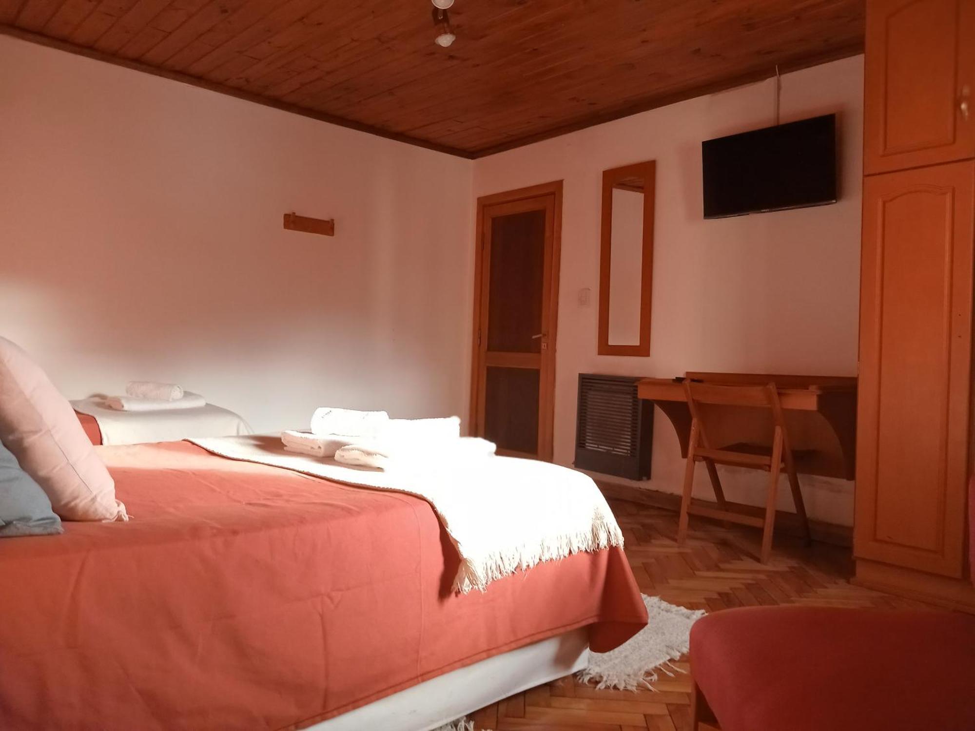 Hospedaje Amilcar Esquel Esterno foto